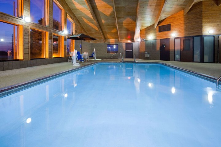 Pool 5 of 25