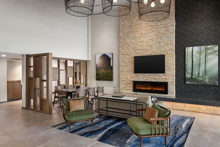 Hotel Interior 11 of 32