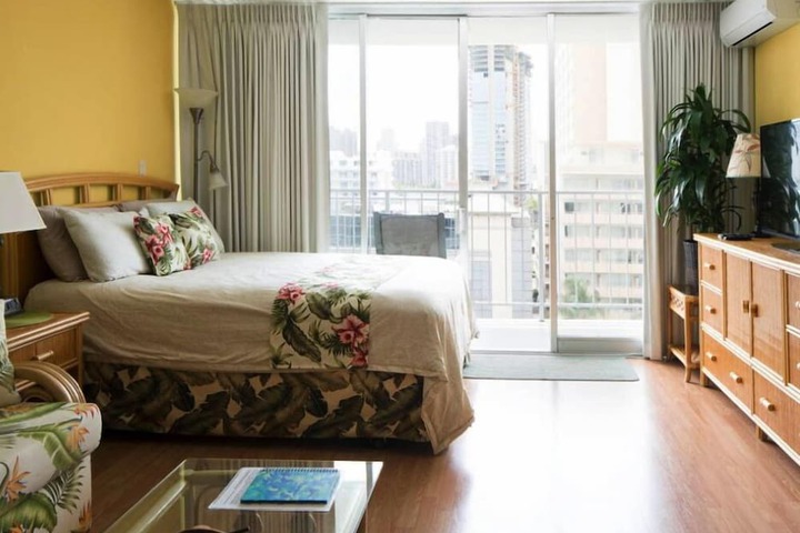 Room 220 of 329