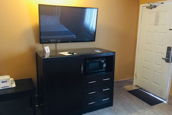 Room 9 of 30