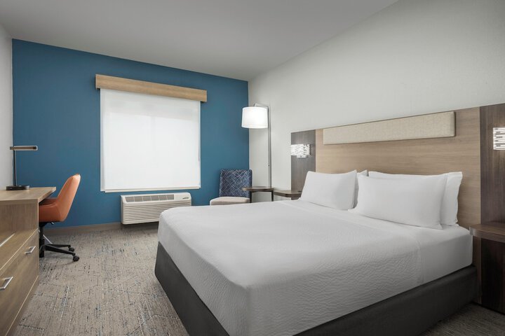Room 19 of 38