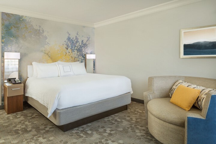 Room 29 of 77