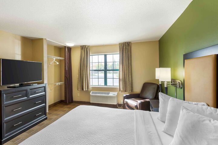 Extended Stay America Select Suites - Milwaukee - Waukesha