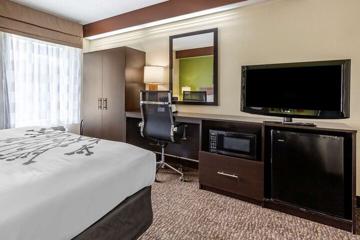 Room 35 of 47