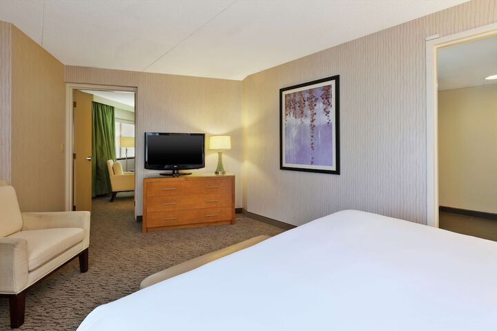 Room 8 of 32
