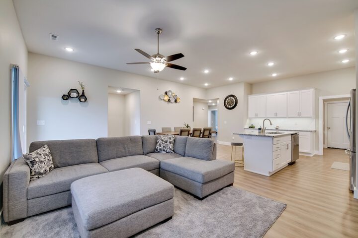 Charming Ozark Abode w / Yard & Pool Access