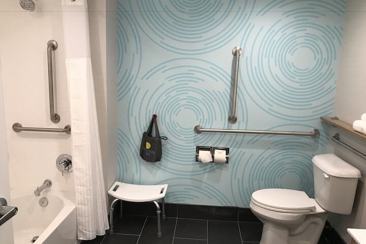 Room 12 of 34