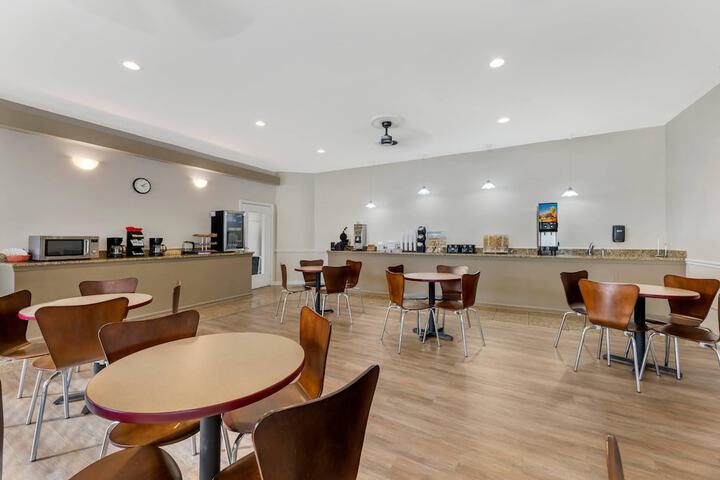 Rodeway Inn Lyons - La Grange