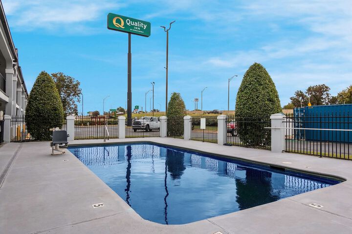 Pool 5 of 25