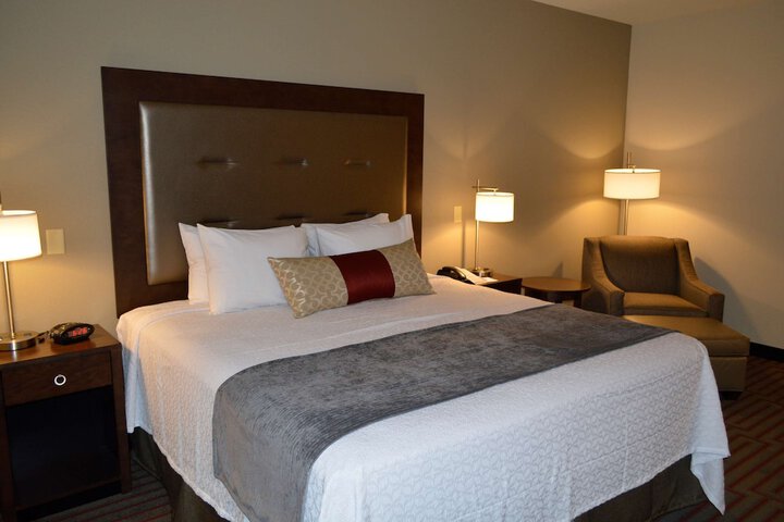 Best Western Plus Stevens County Inn
