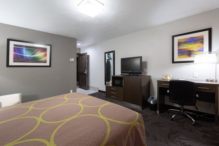 Room 30 of 35