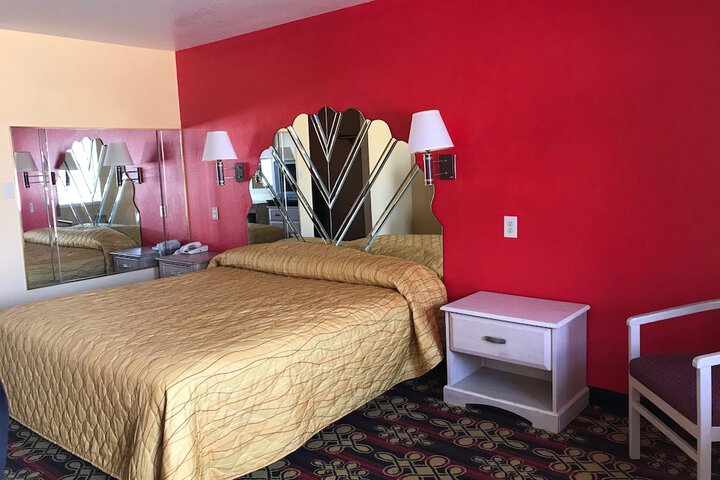Room 16 of 22