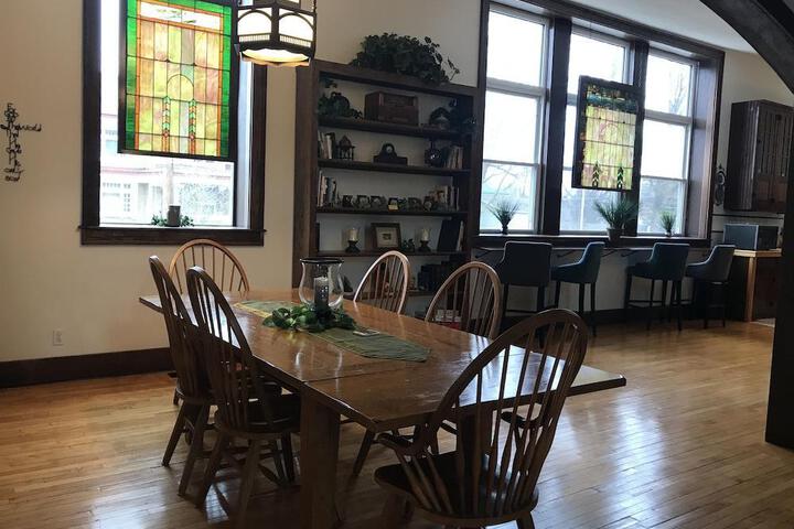 McGrady Inn - Bed & Breakfast