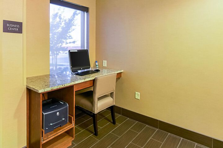 Business Center 31 of 31