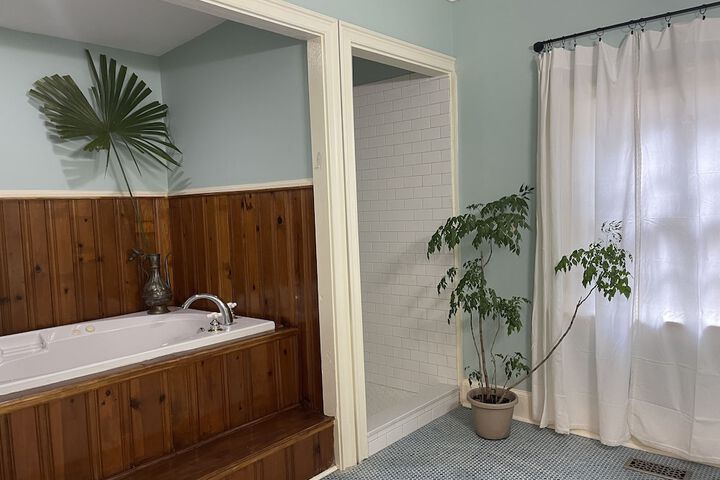 Room 15 of 61