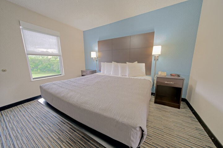 Room 35 of 42
