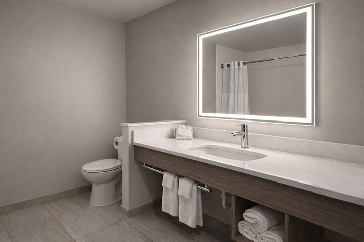 Holiday Inn Express Hotel & Suites St. Paul-Woodbury by IHG