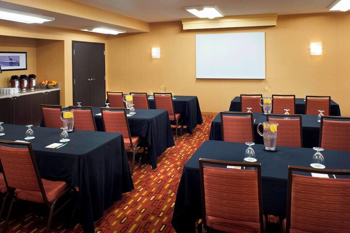Courtyard by Marriott Toledo Airport Holland