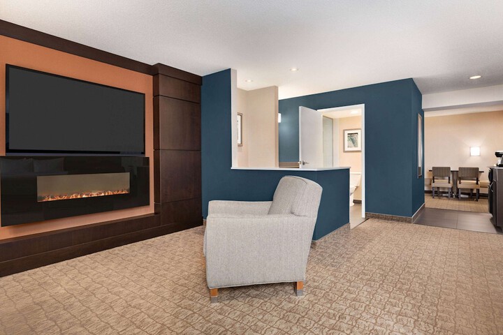 Room 42 of 61