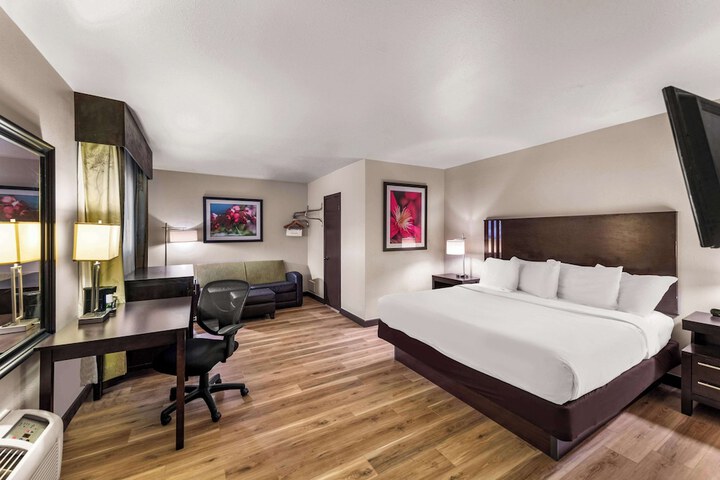 Room 19 of 42