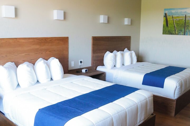 Splash Canyon Hotel