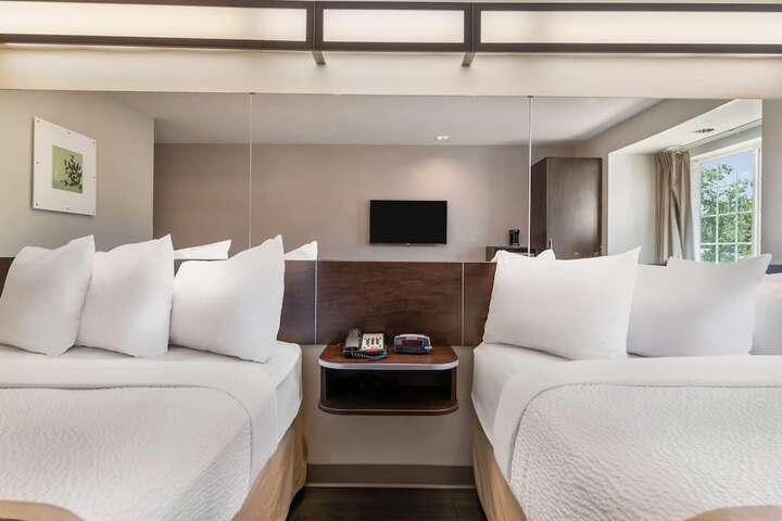 Microtel Inn & Suites by Wyndham Pearl River / Slidell