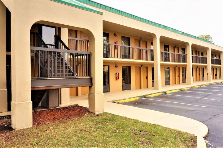 Hotel 6 of 81