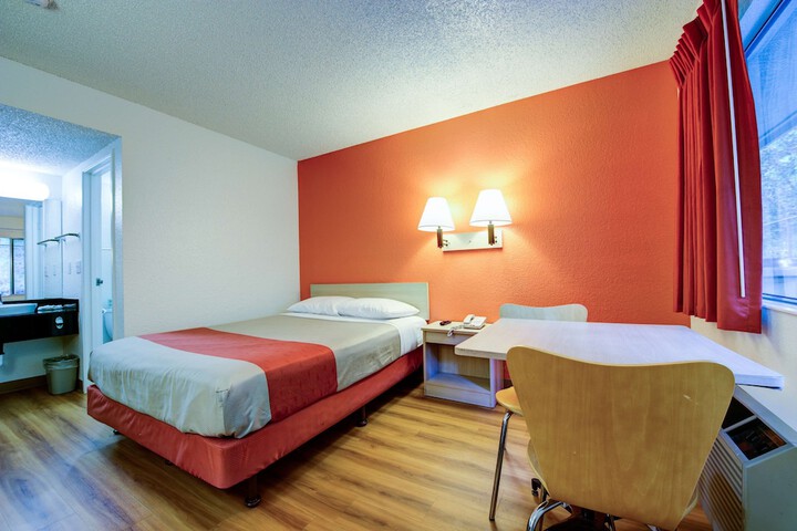 Room 22 of 33