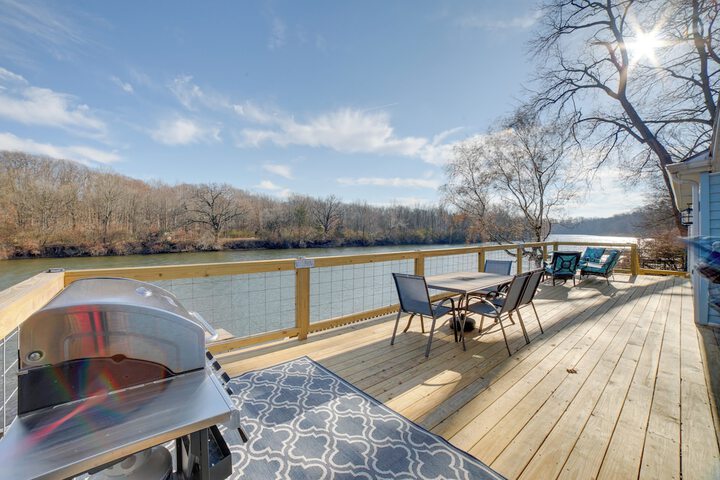 Charming Riverfront Retreat in Monticello!