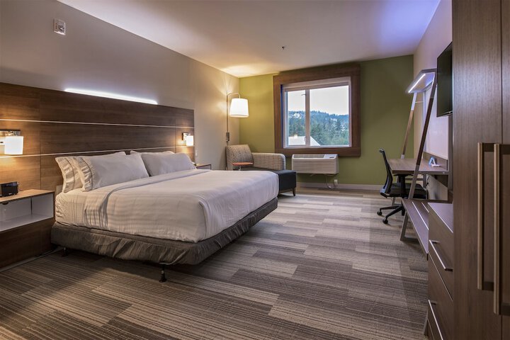 Room 5 of 30