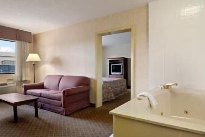 Room 14 of 21