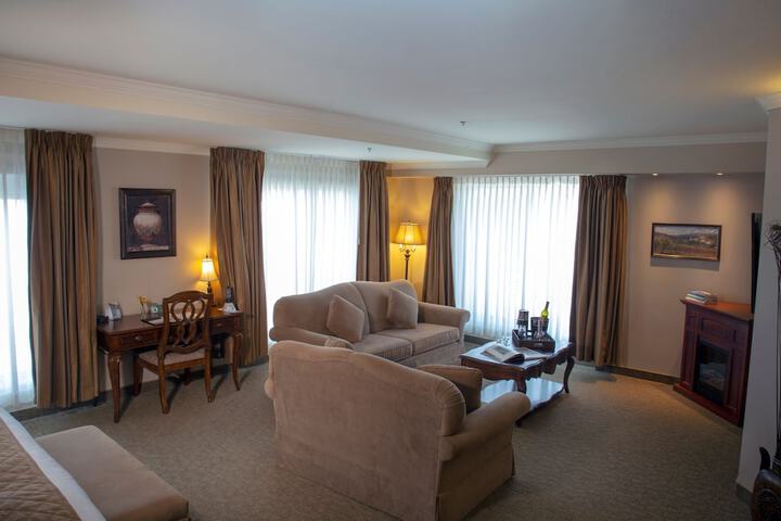Hotel Brossard an Ascend Collection Hotel