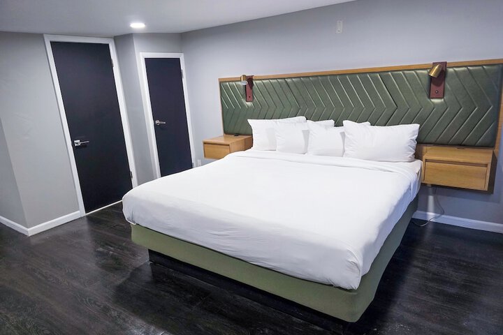 Penn Lodge Hotel & Suites