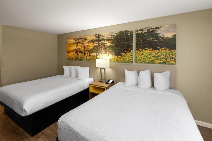 Days Inn by Wyndham Mountain Home