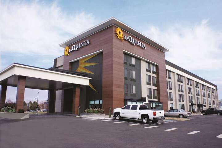 Hotel 2 of 81