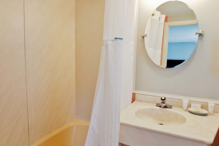 Seaglass Inn & Spa