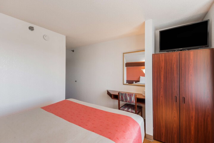 Room 37 of 38
