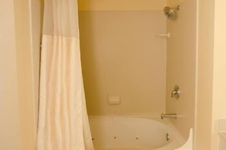 Hot Tub 16 of 17
