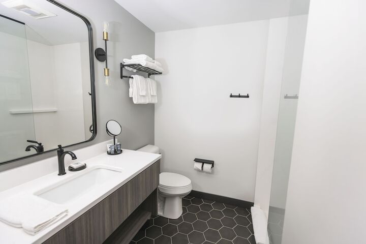 Room 13 of 26