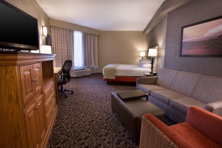 Room 16 of 38