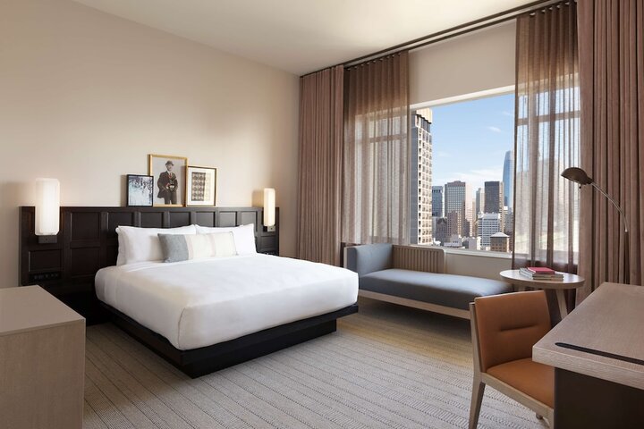 Room 52 of 85