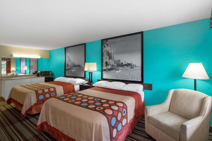 Room 9 of 22