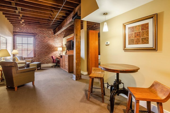 Jackson Park Inn an Ascend Collection Hotel