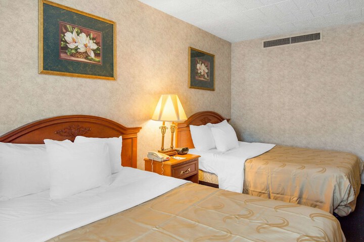 Room 9 of 35