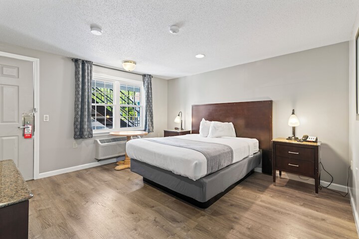 Room 16 of 34