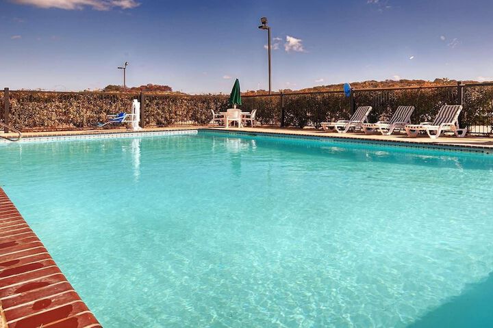 Pool 2 of 20