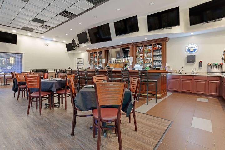Clarion Hotel & Suites BWI Airport North