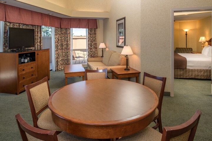 Room 27 of 49