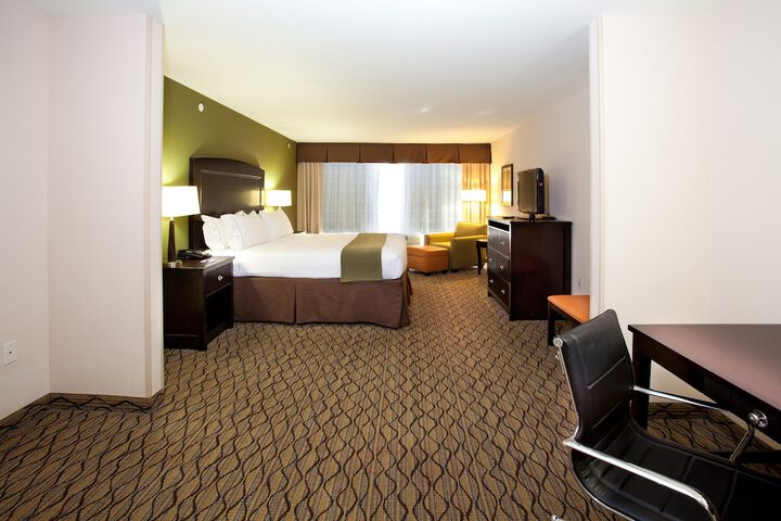 Room 32 of 63