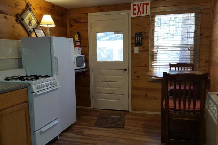 Allen Gulch Cabins